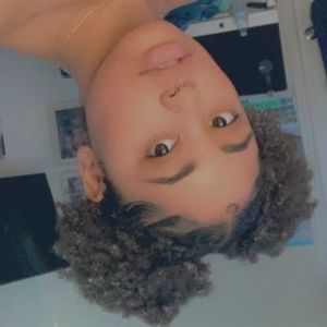 Meet your Posher, Luna